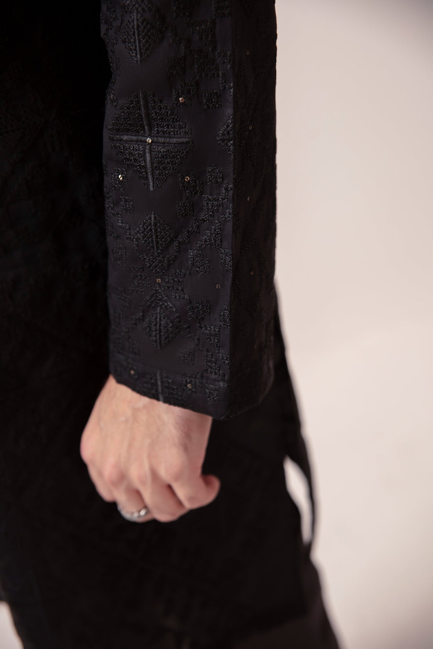 BLACK EMBROIDERED KURTA PAJAMA