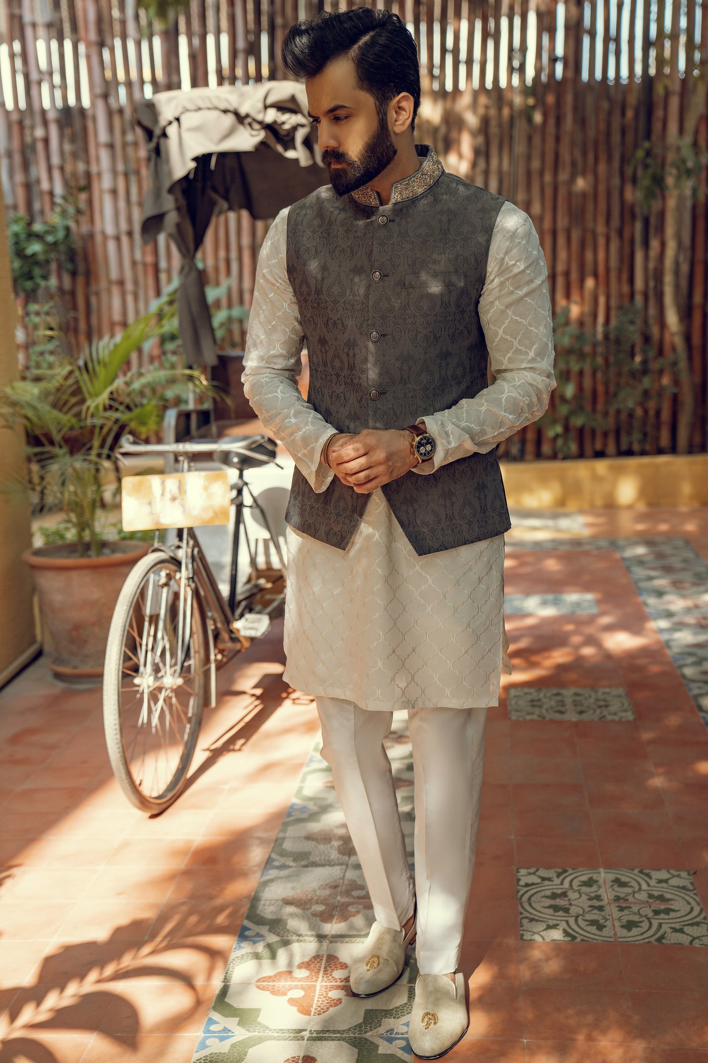 GREY EMBROIDERED WAISTCOAT