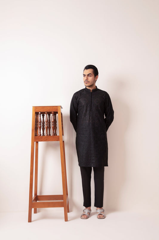 BLACK EMBROIDERED KURTA PAJAMA