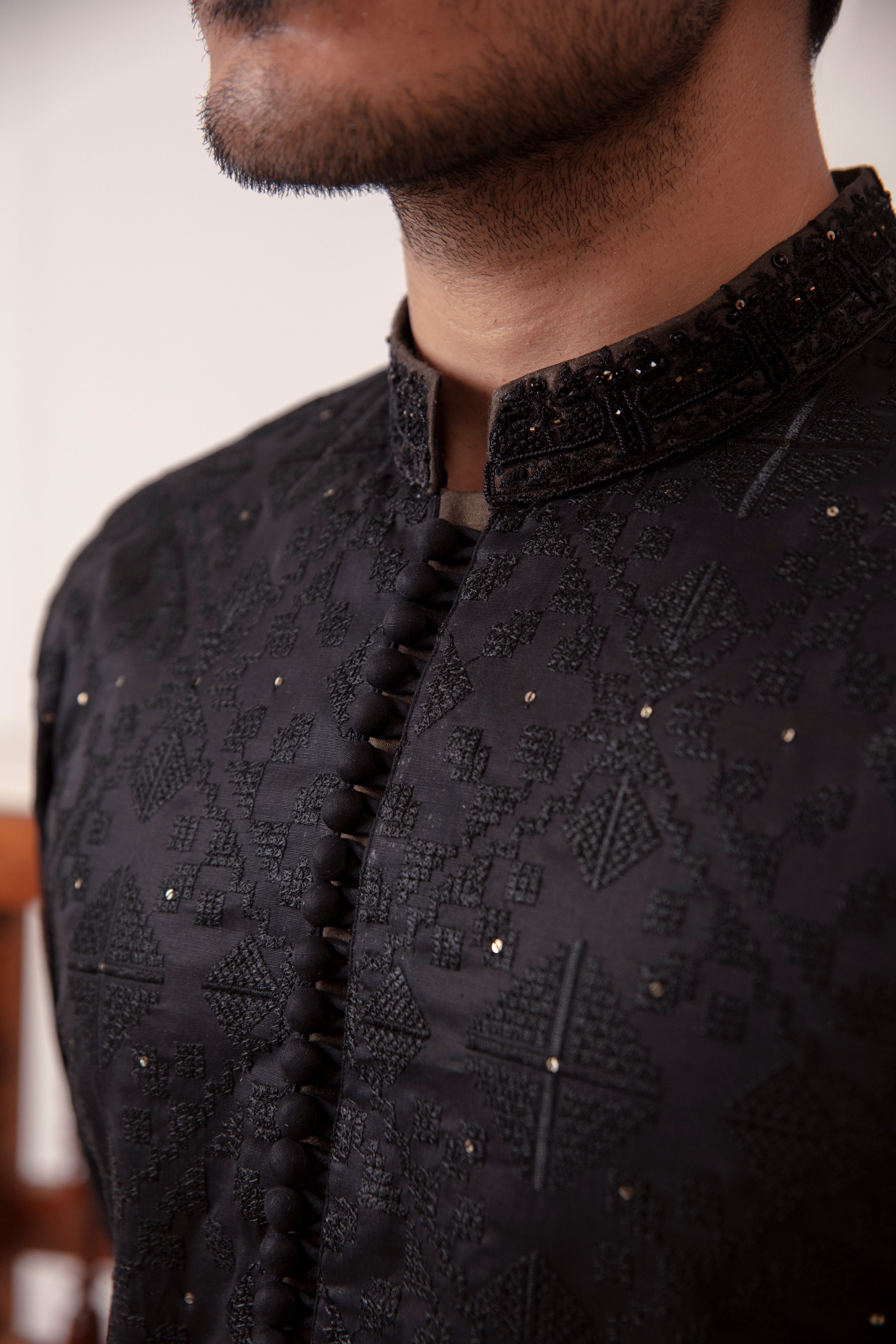 BLACK EMBROIDERED KURTA PAJAMA