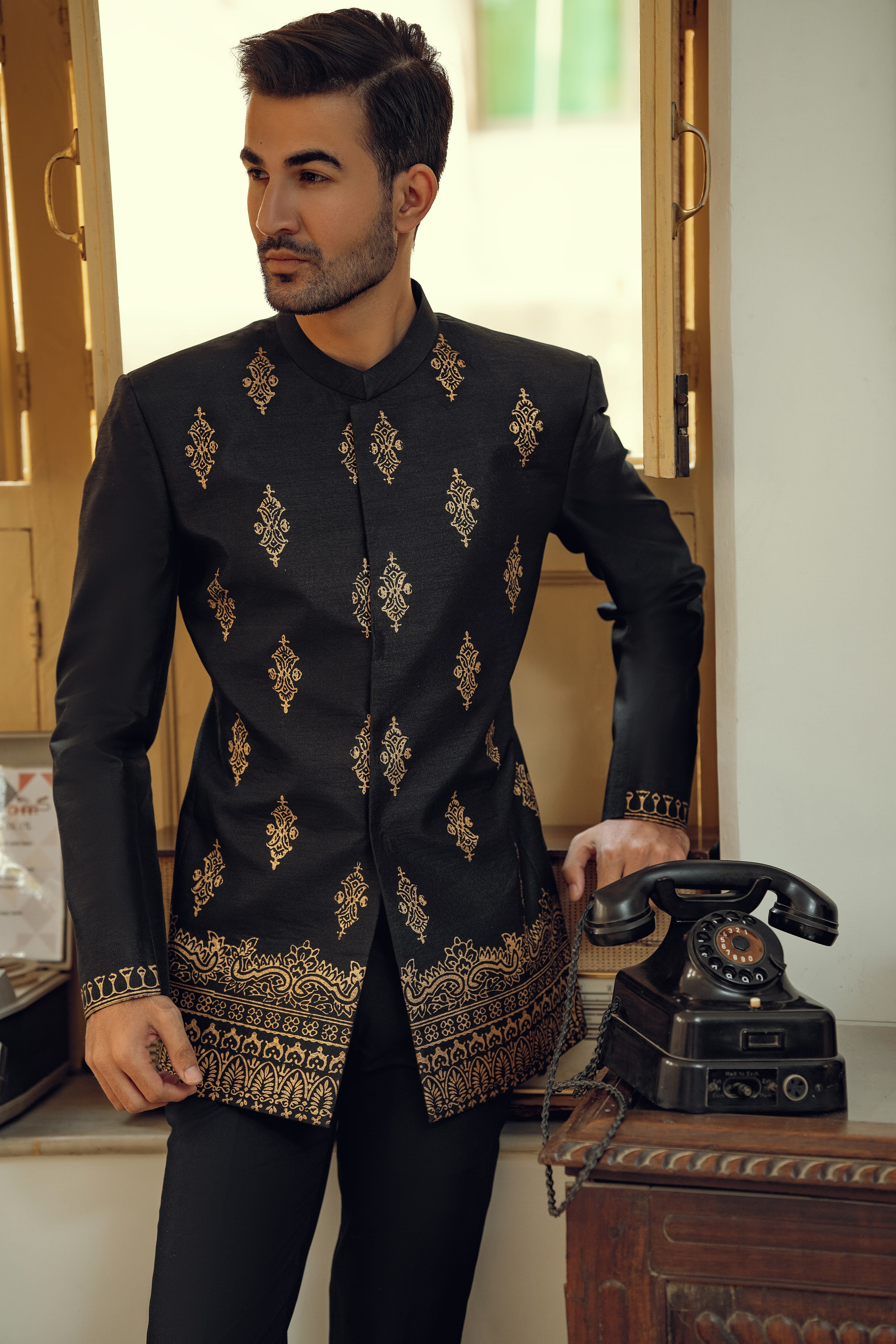 BLACK EMBROIDERED PRINCE COAT