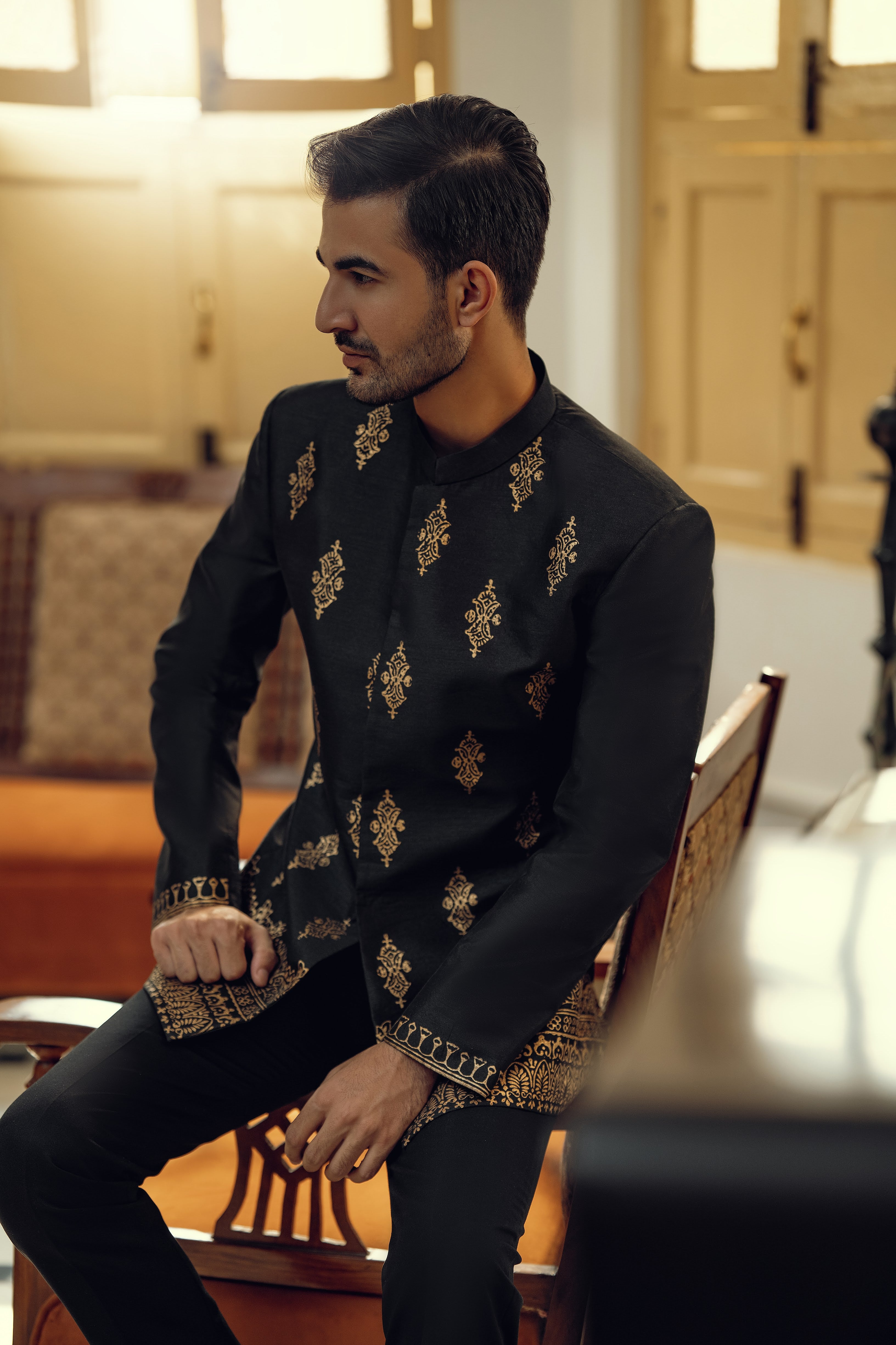 BLACK EMBROIDERED PRINCE COAT