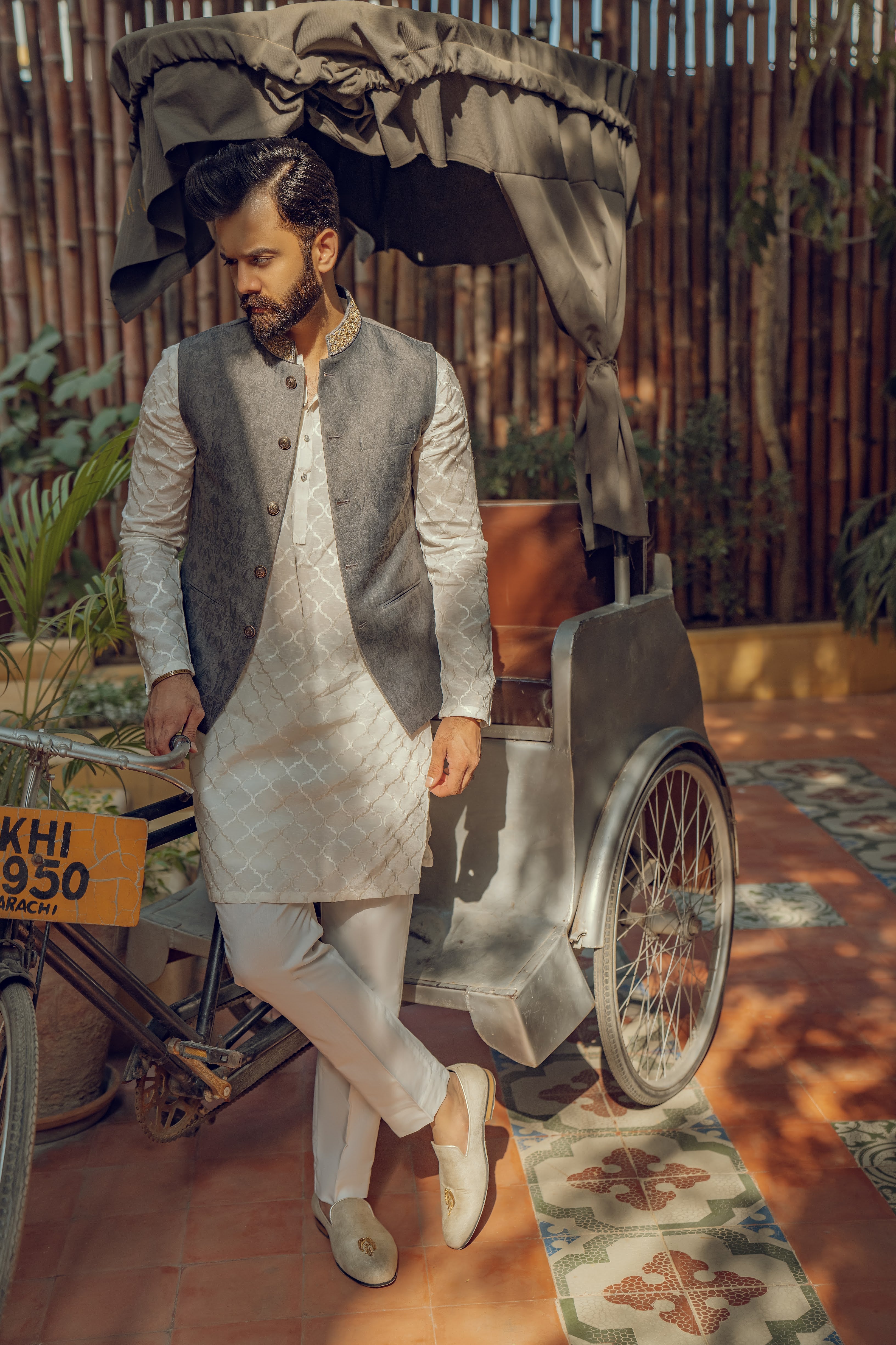 GREY EMBROIDERED WAISTCOAT