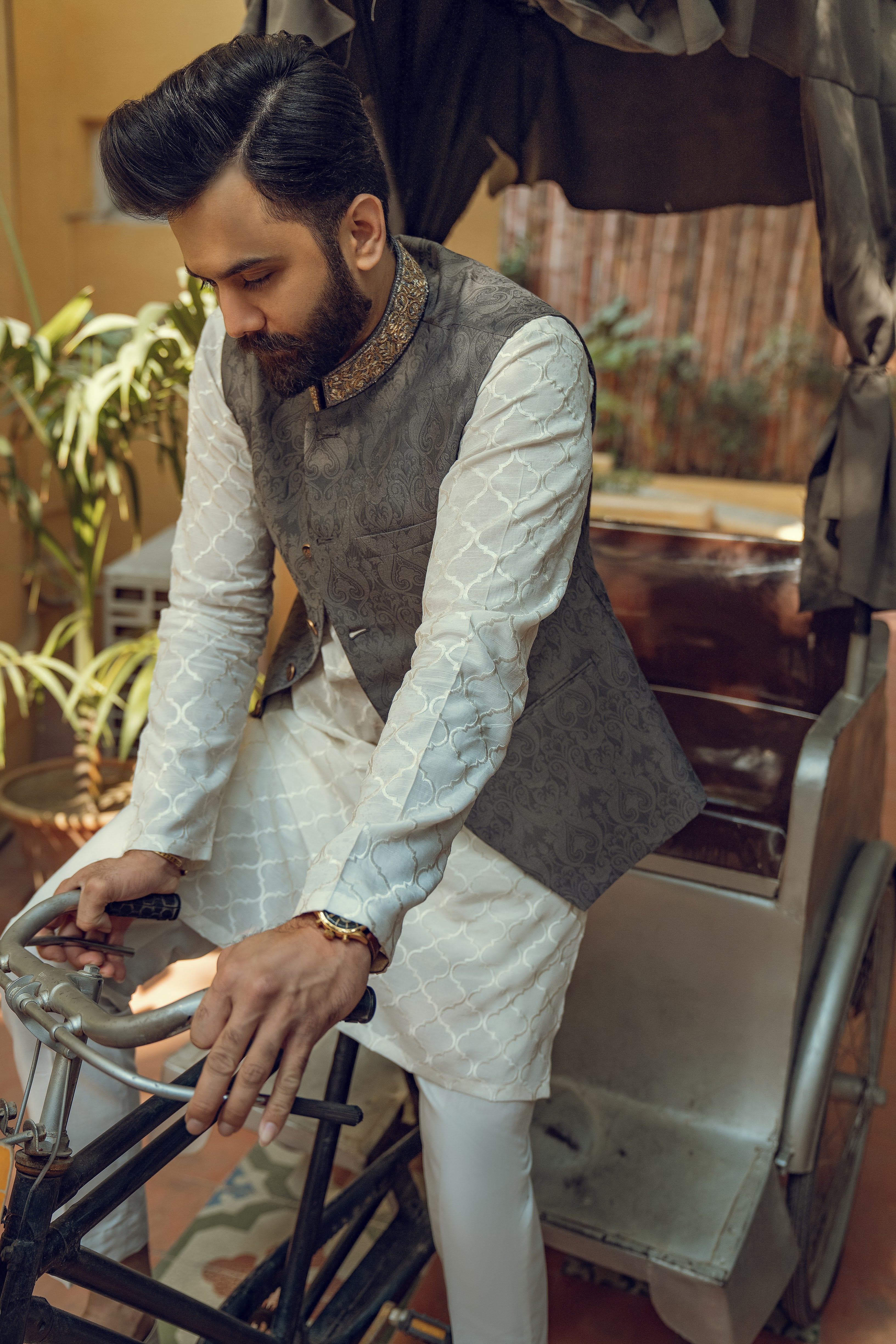 GREY EMBROIDERED WAISTCOAT