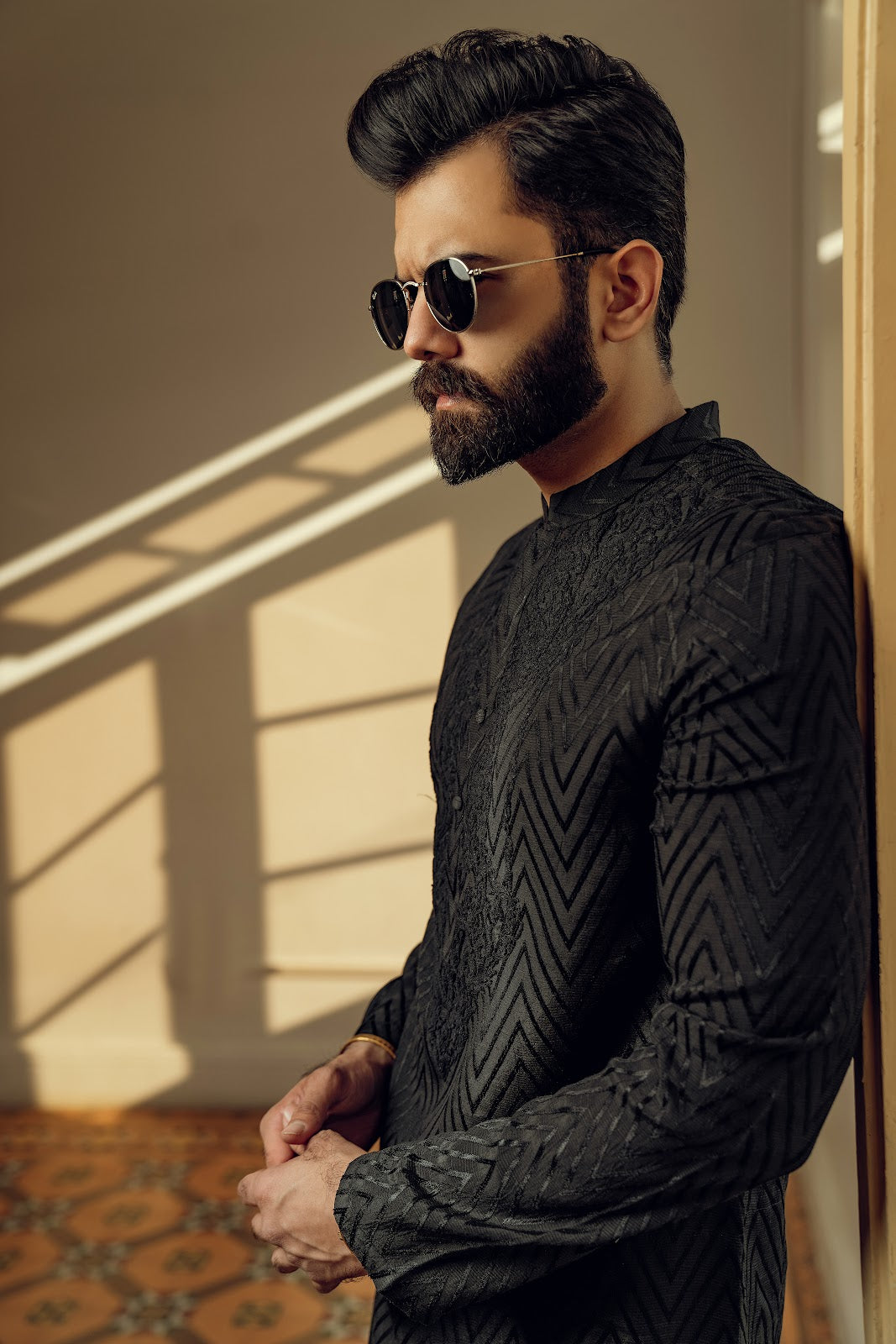 BLACK EMBROIDERED KURTA