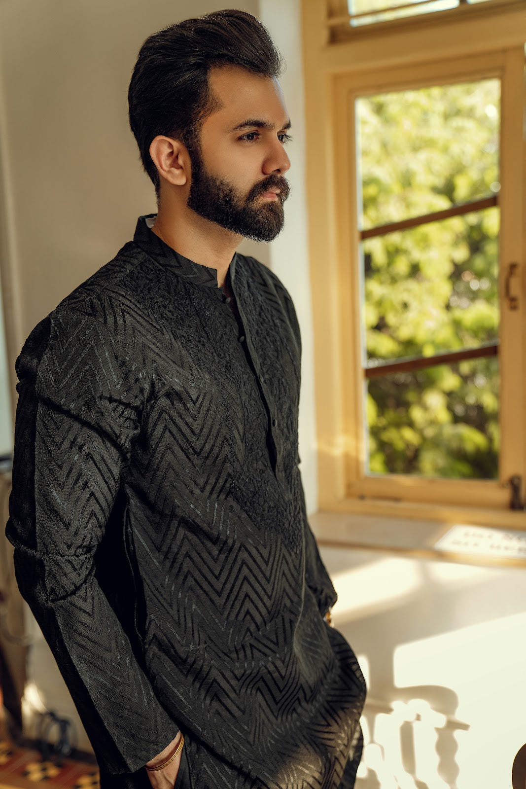BLACK EMBROIDERED KURTA