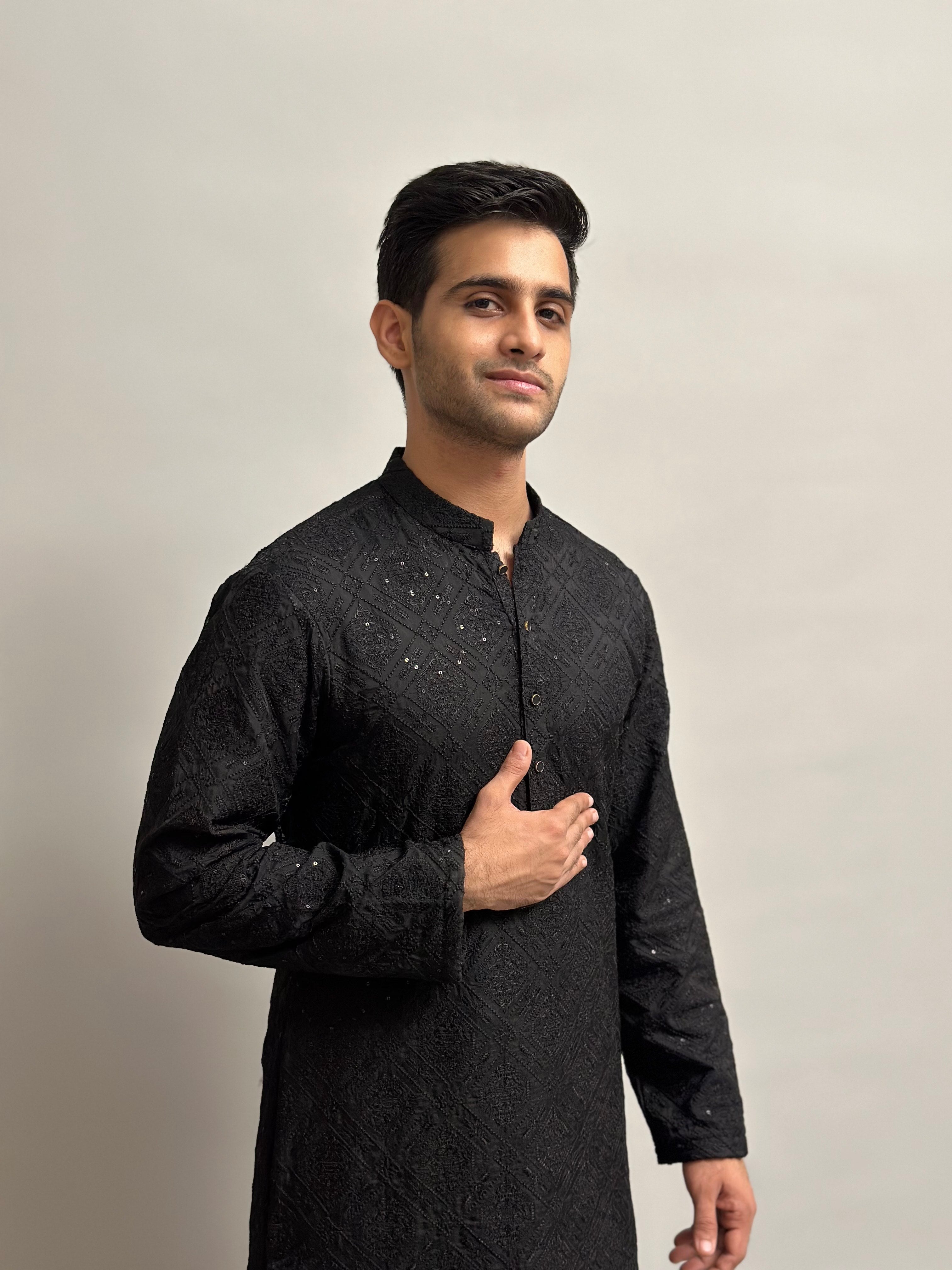 BLACK EMBROIDERED EMBOSSED KURTA