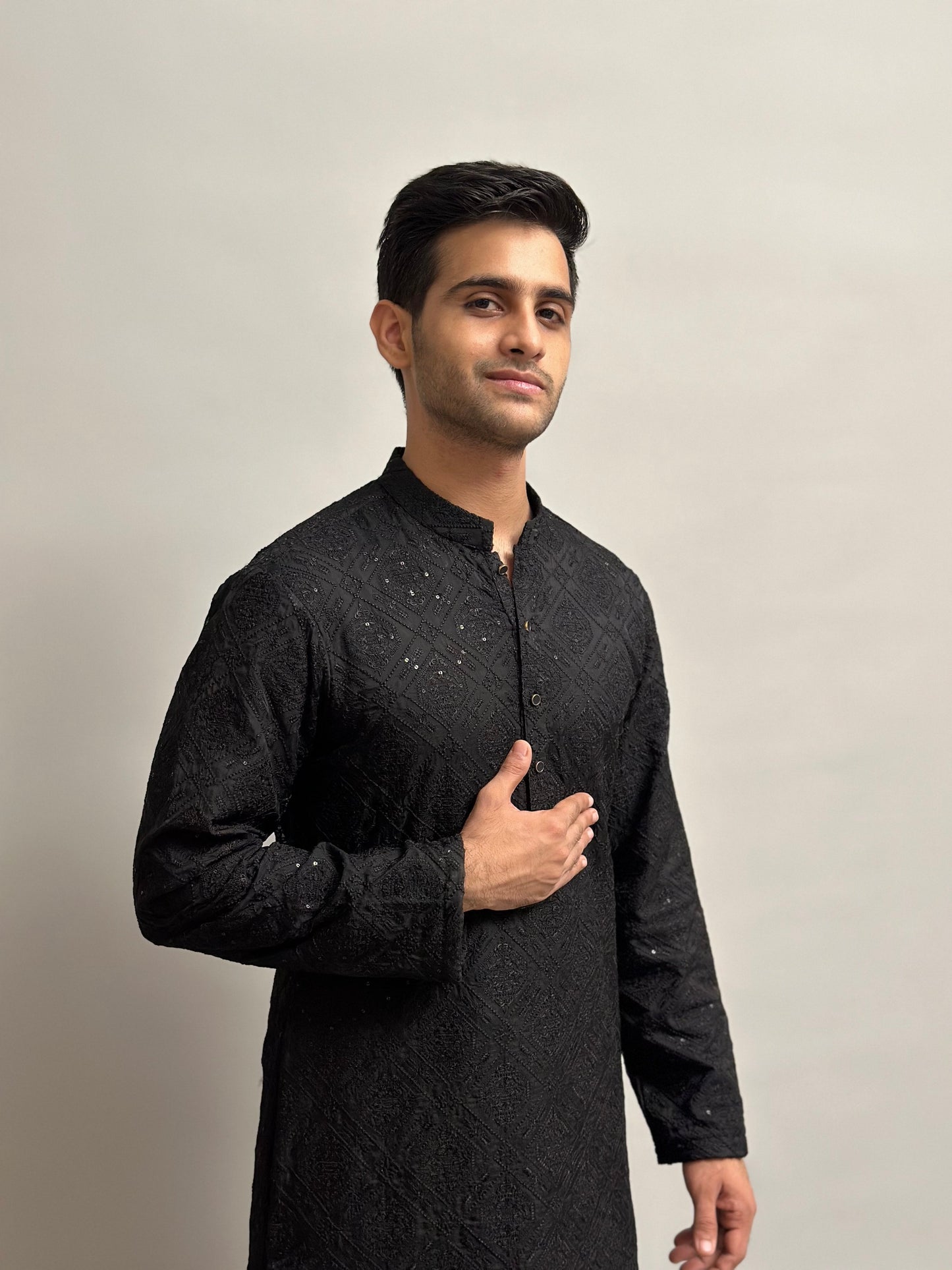BLACK EMBROIDERED EMBOSSED KURTA