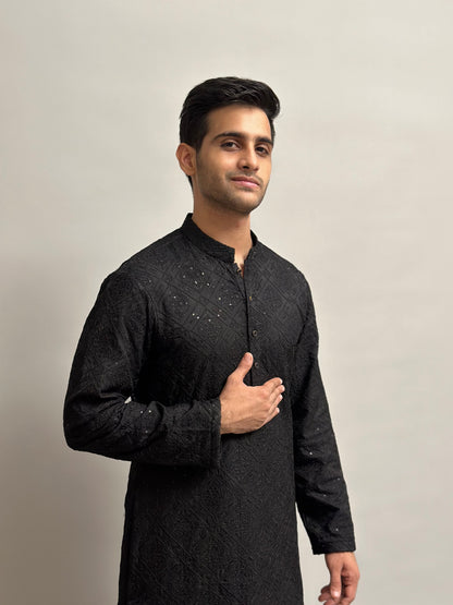BLACK EMBROIDERED EMBOSSED KURTA