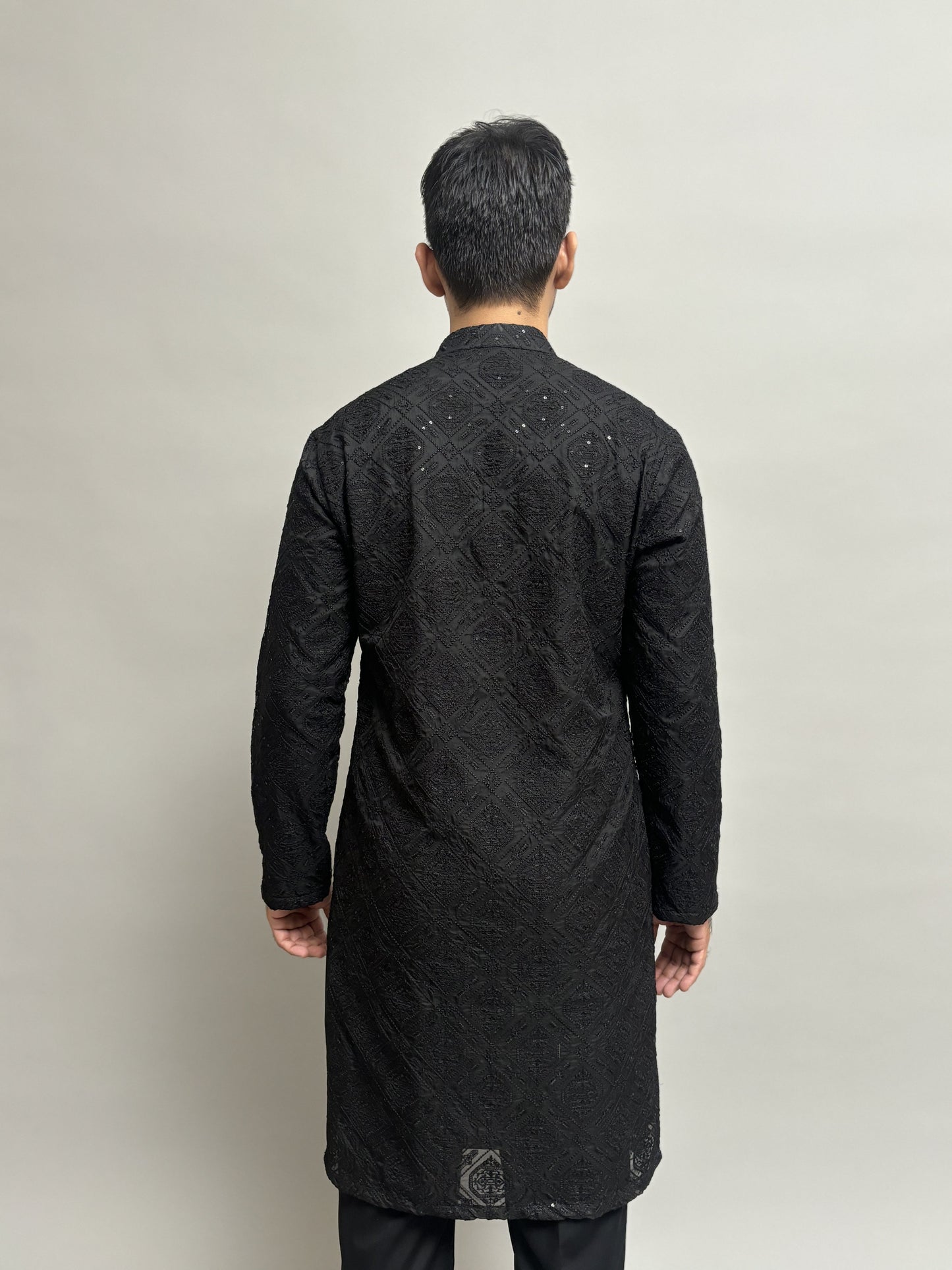 BLACK EMBROIDERED EMBOSSED KURTA